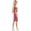 MATTEL BARBIE GRB59 КУКЛА МОДНИЦА В РОЗОВОМ КОСТЮМЕ