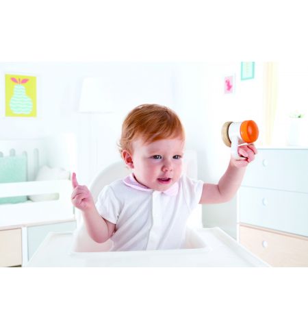 Hape E0017A  Деревянная игрушка погремушка трещотка "Ролик"