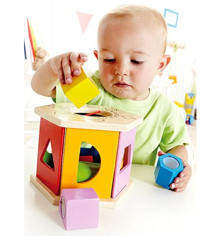 Hape E0407A Деревянная игрушка. Сортер Встряхни и подбери Hape E0407A Деревянная игрушка. Сортер Встряхни и подбери