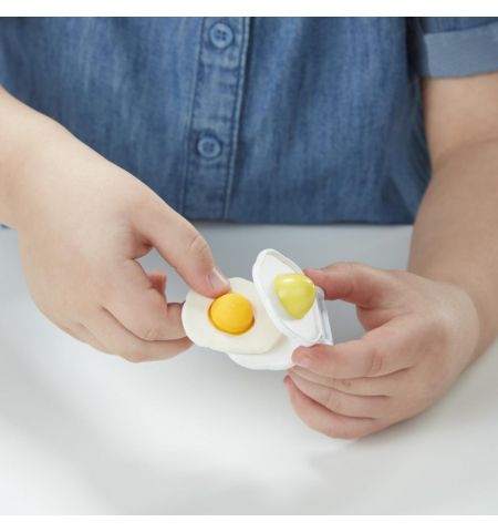 Hasbro PLAY-DOH E6647 - Набор игровой "Курочка - Чудо в перьях"