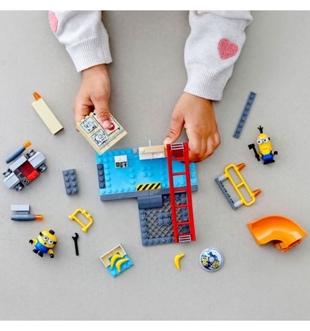 Lego Minions 75546 Конструктор Миньоны в лаборатории Грю