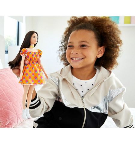 Mattel Barbie GRB52 Модница в платье в горошек Mattel Barbie GRB52 Модница в платье в горошек