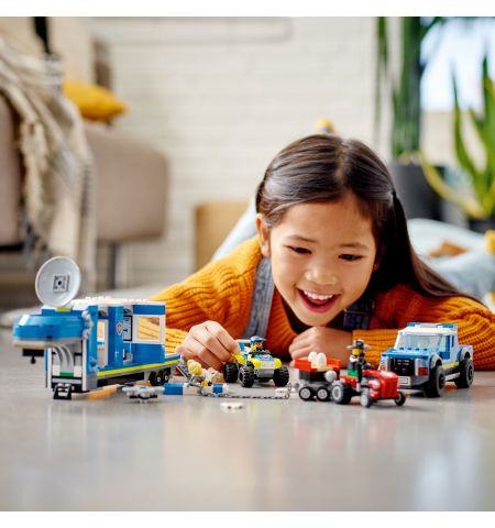 Lego City 60315 Конструктор Полицейский мобильный командный трейлер