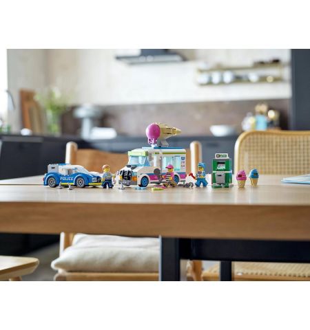 Lego City 60314 Конструктор Погоня полиции за грузовиком с мороженым