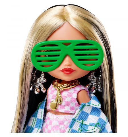 Barbie HGP65 Кукла Extra Minis Модница в зеленом костюме с принтом смайликов, 15 см Barbie HGP65 Кукла Extra Minis Модница в зеленом костюме с принтом смайликов, 15 см