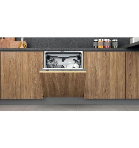 Встраиваемая посудомоечная машина Hotpoint-Ariston HI 5020 WEF Встраиваемая посудомоечная машина Hotpoint-Ariston HI 5020 WEF