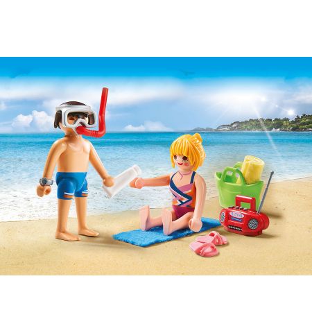 PM9449 Beachgoers PM9449 Beachgoers