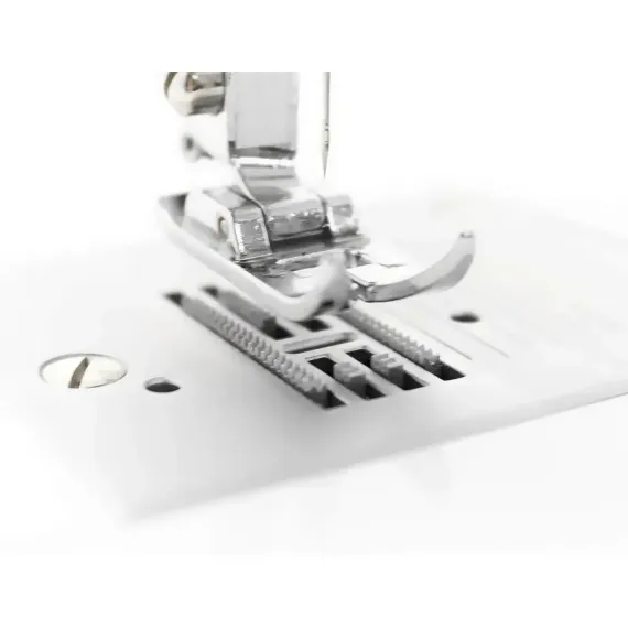 MASINA DE CUSUT SINGER 8270, ALB