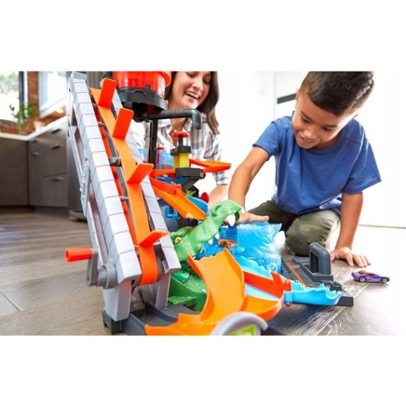 MATTEL HOT WHEELS  FTB67 ИГРОВОЙ НАБОР HOT WHEELS ВЗРЫВ ЦВЕТОВ ВОДОНАПОРНАЯ БАШНЯ