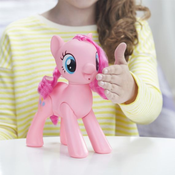 HASBRO MY LITTLE PONY E5106 ИНТЕРАКТИВНАЯ ИГРУШКА HASBRO MY LITTLE PONY СМЕЮЩАЯСЯ ПИНКИ ПАЙ