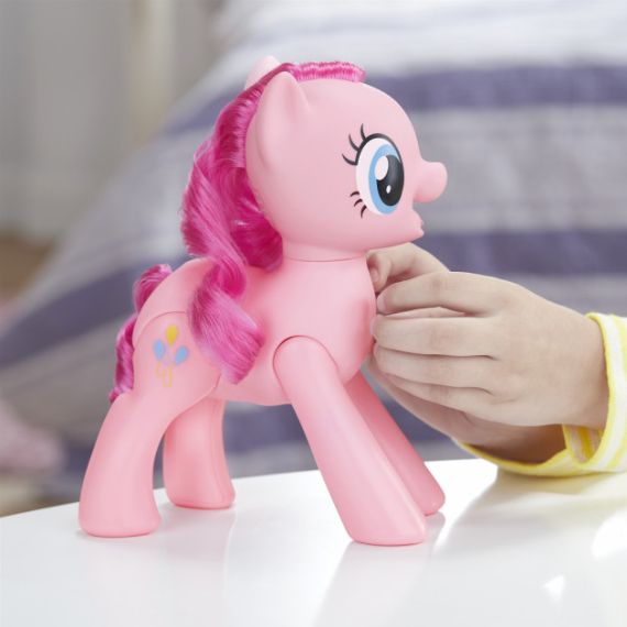 HASBRO MY LITTLE PONY E5106 ИНТЕРАКТИВНАЯ ИГРУШКА HASBRO MY LITTLE PONY СМЕЮЩАЯСЯ ПИНКИ ПАЙ
