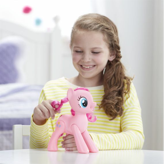HASBRO MY LITTLE PONY E5106 ИНТЕРАКТИВНАЯ ИГРУШКА HASBRO MY LITTLE PONY СМЕЮЩАЯСЯ ПИНКИ ПАЙ