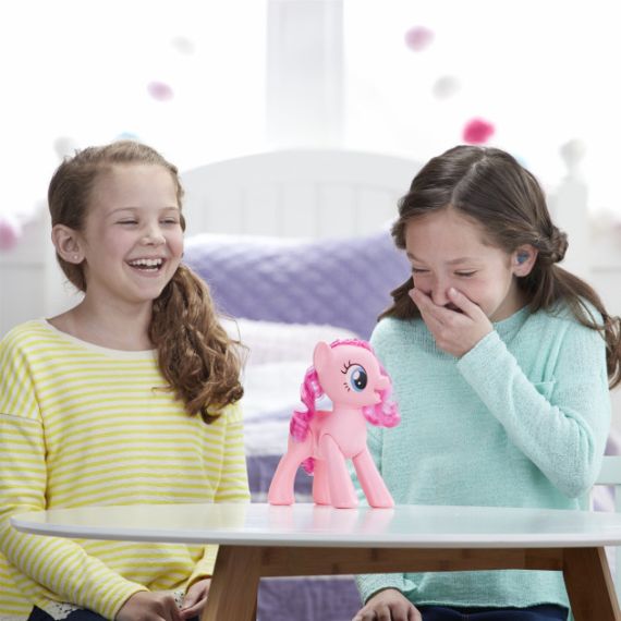 HASBRO MY LITTLE PONY E5106 ИНТЕРАКТИВНАЯ ИГРУШКА HASBRO MY LITTLE PONY СМЕЮЩАЯСЯ ПИНКИ ПАЙ