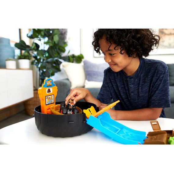 MATTEL HOT WHEELS GVK48  НАБОР АВТОТРЕК ТРЮКОВАЯ АРЕНА