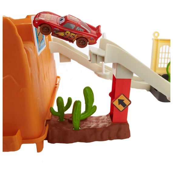 HOT WHEELS HDP02 НАБОР ИГРОВОЙ CITY SUPER TWIST TIRE SHOP