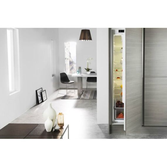 ВСТРАИВАЕМЫЙ ХОЛОДИЛЬНИК WHIRLPOOL ARG 18082 A++