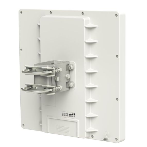 MIKROTIK QRT 5 WITH 24DBI 5GHZ ANTENNA, HIGH GAIN DUAL CHAIN 802.11AN WIRELESS, 600MHZ, 64MB RAM, 1XGIGABIT LAN, POE, PSU, POLE MOUNT, ROUTEROS L4