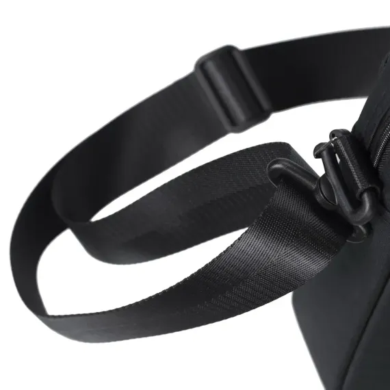 СУМКА ДЛЯ НОУТБУКА RIVACASE BISCAYNE, 15.6", ПОЛИЭСТЕР, ЧЁРНЫЙ