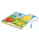 Hape E1709A Деревянная игрушка. Магнитный лабиринт Насекомые Hape E1709A Деревянная игрушка. Магнитный лабиринт Насекомые